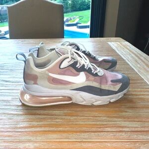 Women’s Nike Air 270 Shoes